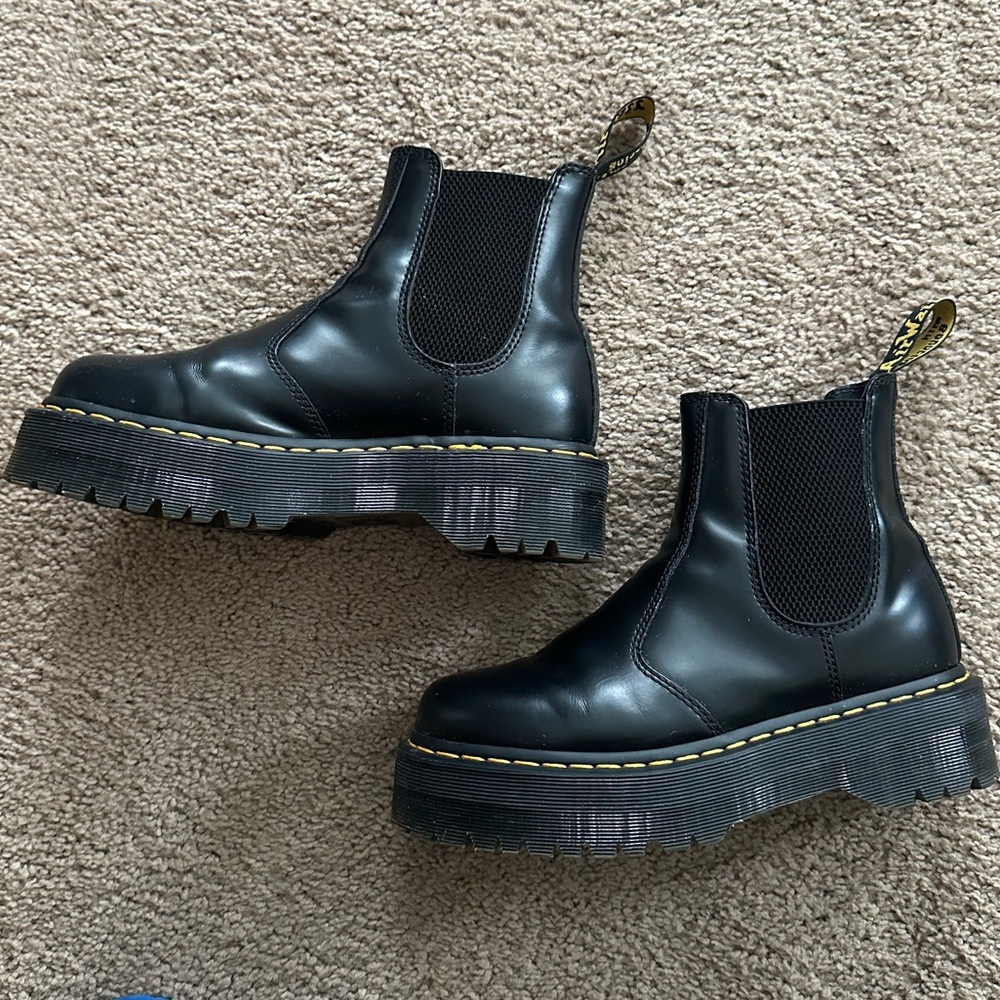 Smooth Leather Platform Chelsea Boots Women’s Size 8 - Picture 2 of 6